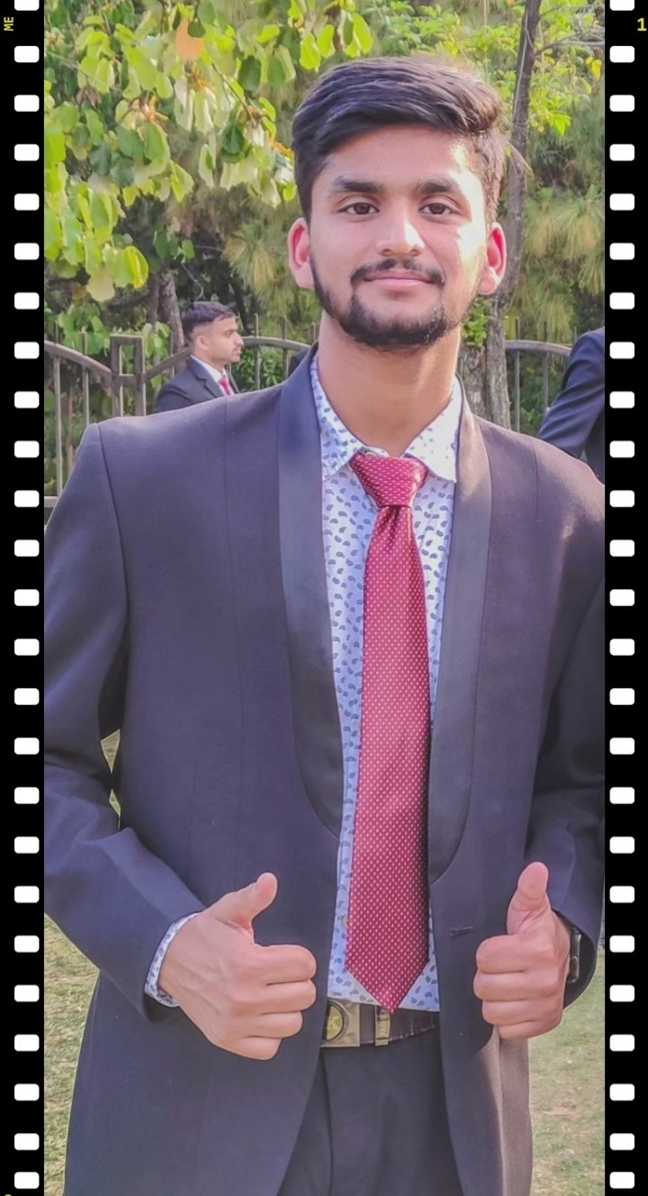 A descriptive photo of a person