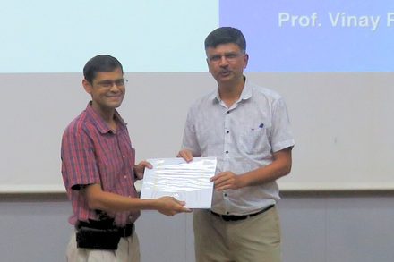 Prof. Vinay Ribeiro receiving the Department Award for Excellence in Teaching